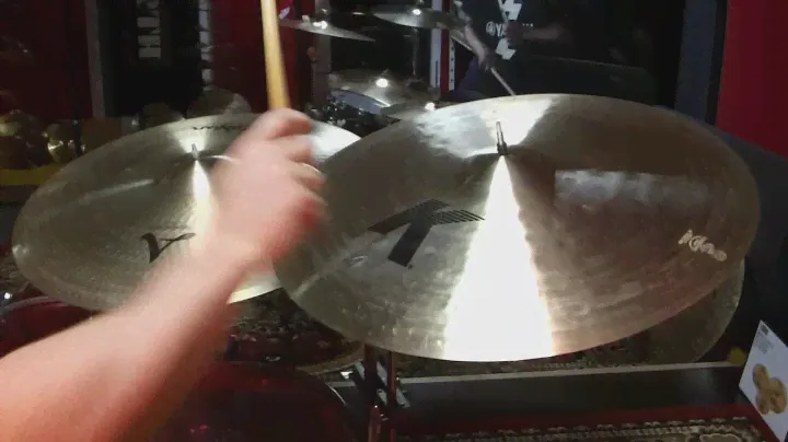 Zildjian Avedis Medium Ride 24" vs Zildjian K Light Ride 24"