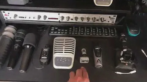 Different ways to connect a microphone to iOS devices