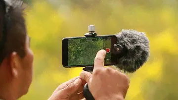 Rode VideoMic Me L In Field Sound Test Review