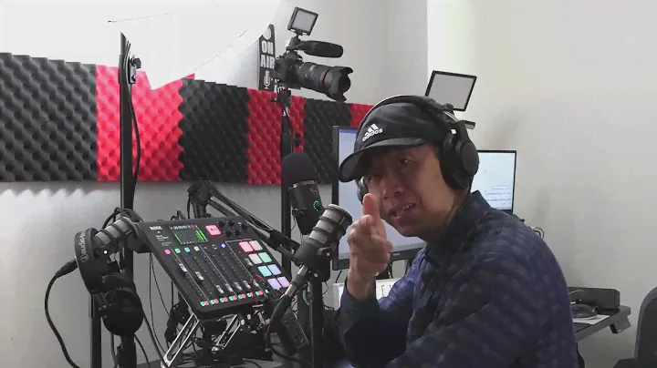 Rode Rodecaster Pro podcasting desk setup (music video)